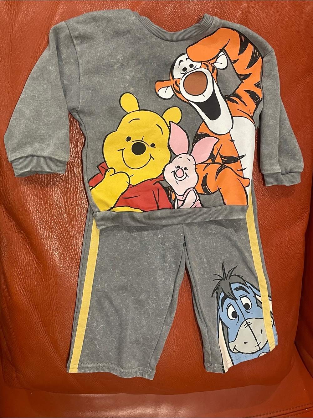 Disney Gray & Yellow Winnie the Pooh Set with Tigger, Piglet & Eeyore